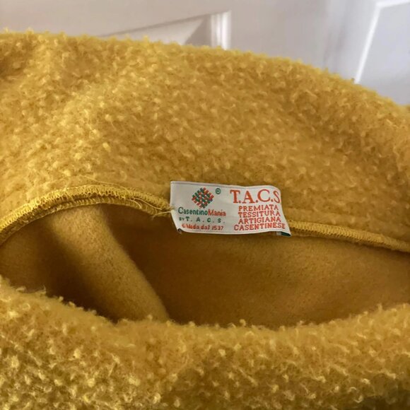 100% Wool Yellow Poncho made in Tuscany, Italy - Picture 3 of 9